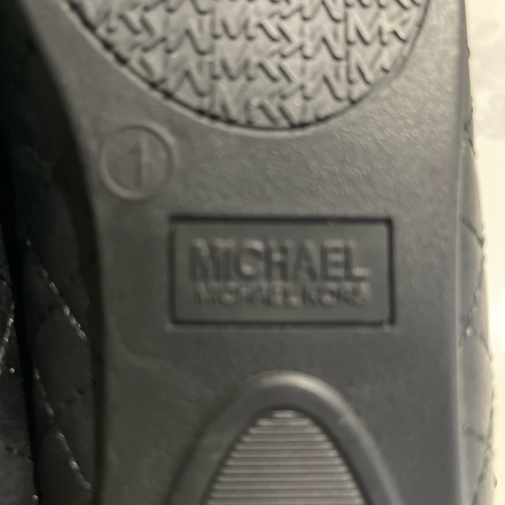 Michael Kors Shiny Black Kids Dress Shoes - Picture 6 of 6